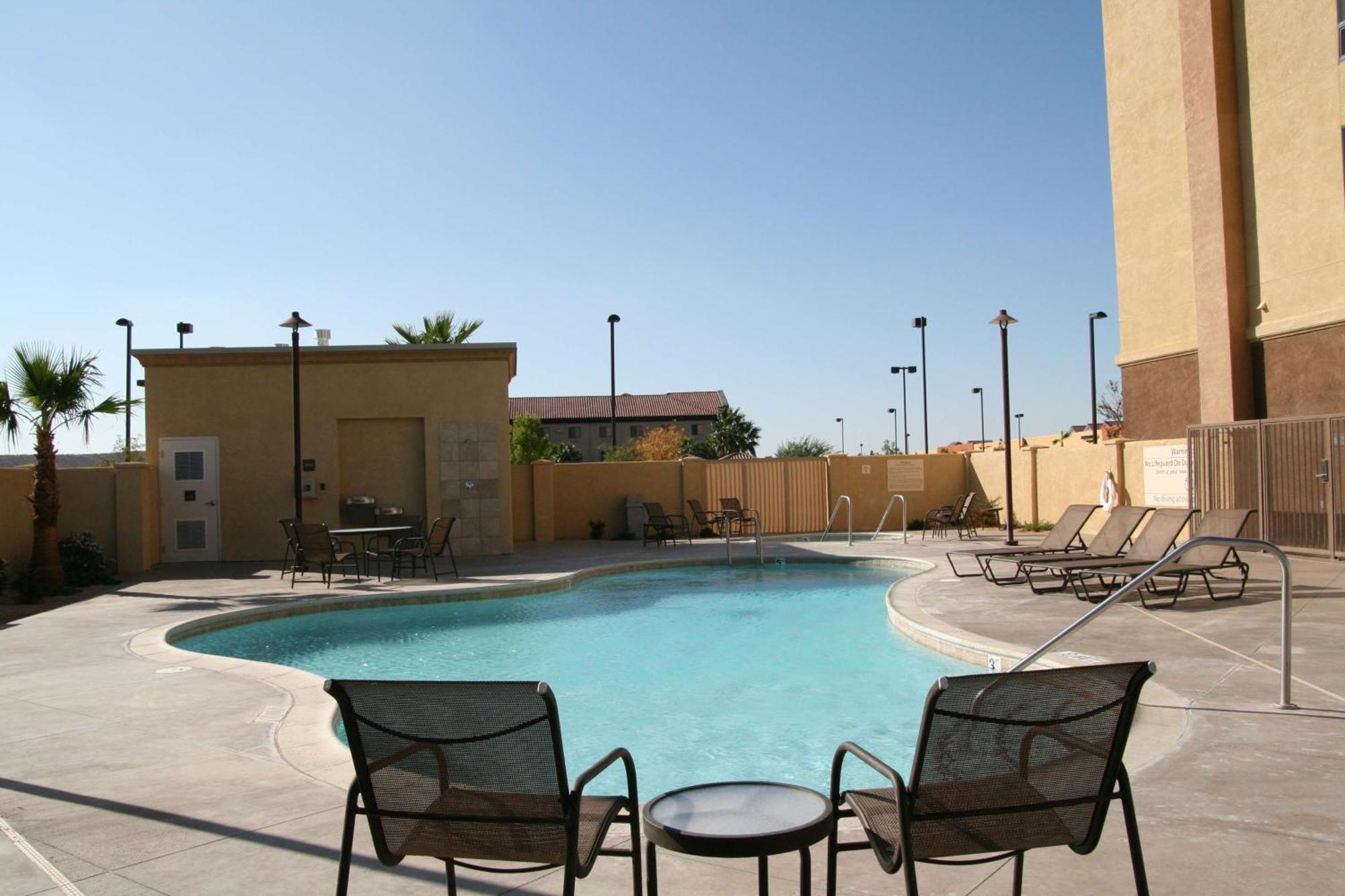 Hampton Inn And Suites Barstow Exterior foto